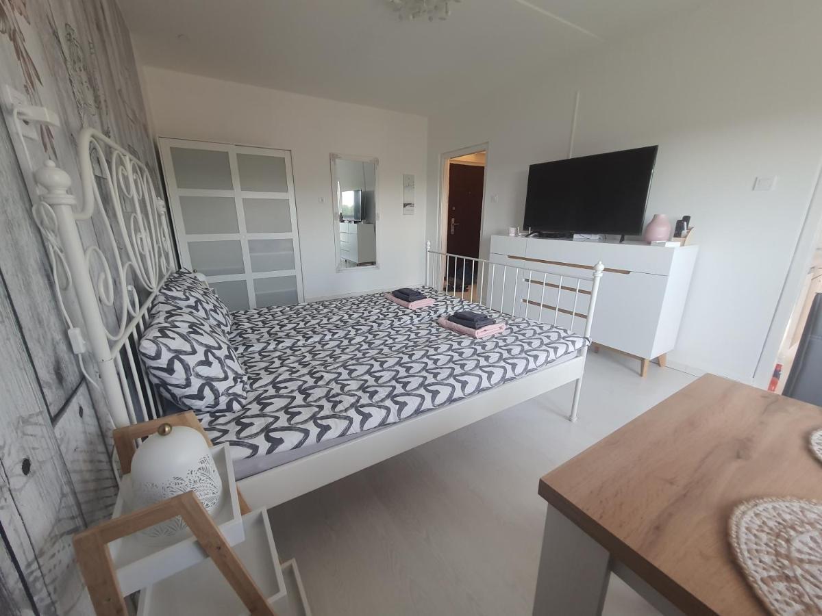 Hegyalja Apartman Мішкольц Екстер'єр фото