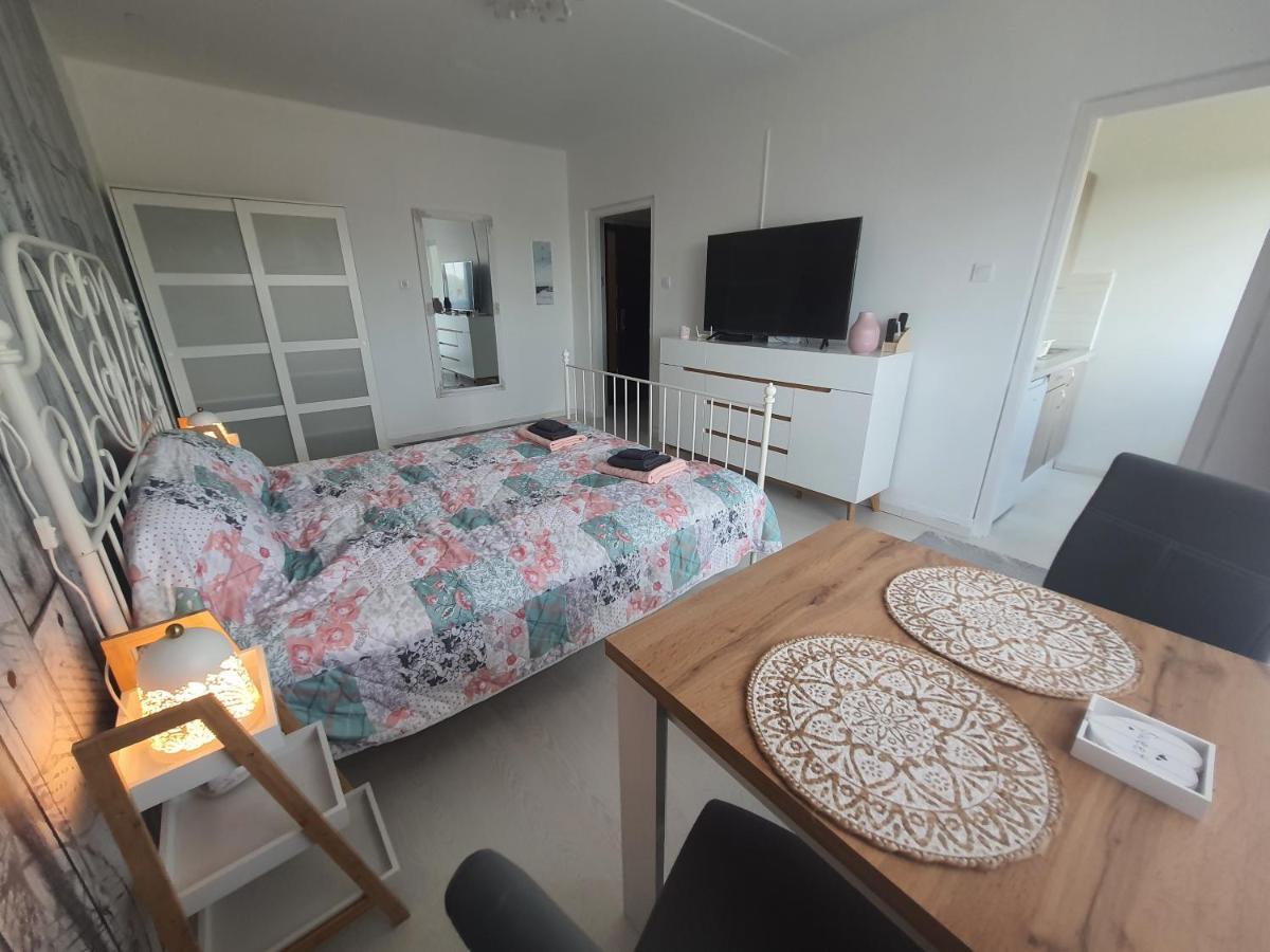 Hegyalja Apartman Мішкольц Екстер'єр фото