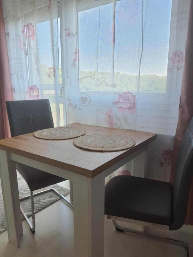 Hegyalja Apartman Мішкольц Екстер'єр фото